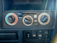 UDトラックスアトラス平ボディ小型（2t・3t）[写真16]