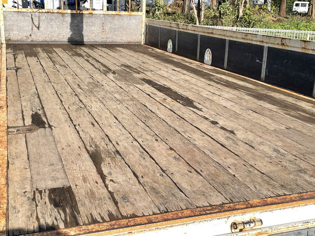 いすゞフォワードクレーン4段中型（4t）[写真13]