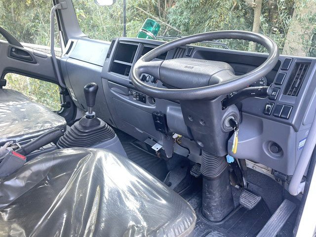 いすゞフォワードクレーン4段中型（4t）[写真32]