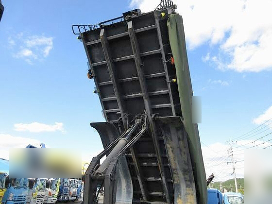 UDトラックスクオン深ダンプ（土砂禁ダンプ）大型（10t）[写真14]