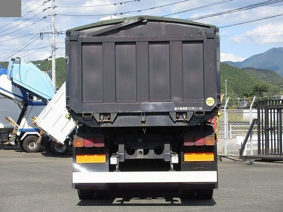 UDトラックスクオン深ダンプ（土砂禁ダンプ）大型（10t）[写真16]