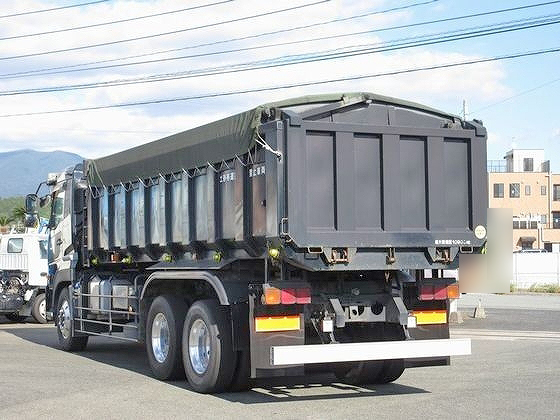 UDトラックスクオン深ダンプ（土砂禁ダンプ）大型（10t）[写真02]