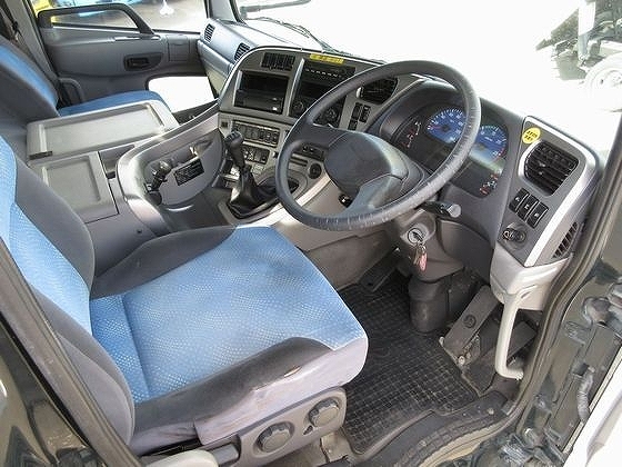 UDトラックスクオン深ダンプ（土砂禁ダンプ）大型（10t）[写真25]