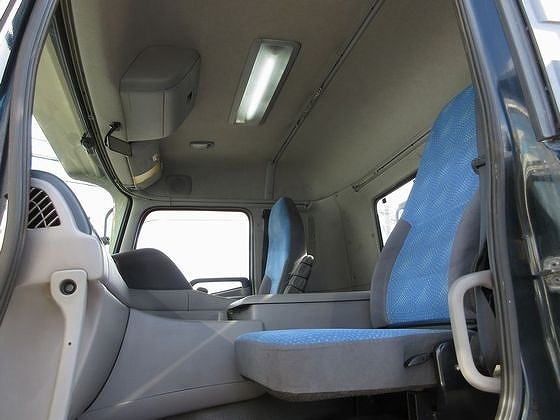 UDトラックスクオン深ダンプ（土砂禁ダンプ）大型（10t）[写真26]