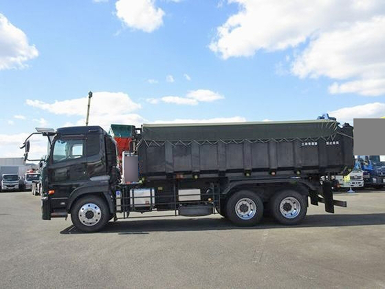 UDトラックスクオン深ダンプ（土砂禁ダンプ）大型（10t）[写真07]