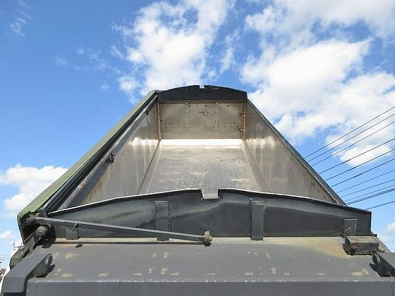 UDトラックスクオン深ダンプ（土砂禁ダンプ）大型（10t）[写真09]
