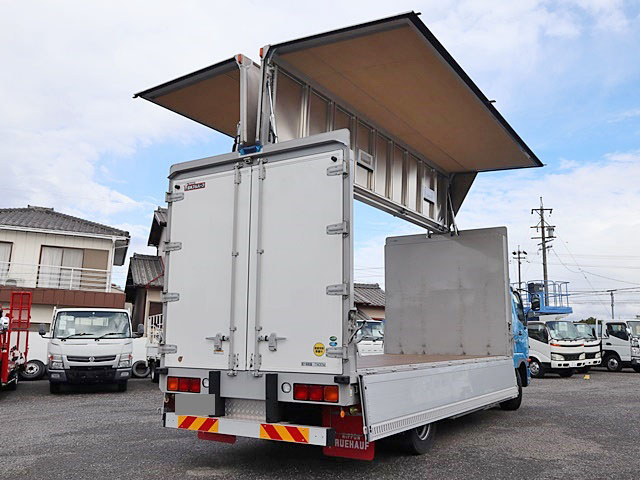 三菱ふそうファイターアルミウイング増トン（6t・8t）[写真09]