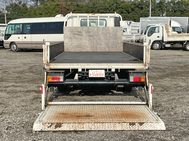 日野デュトロ平ボディ小型（2t・3t）[写真10]