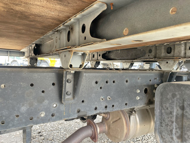 日野デュトロ平ボディ小型（2t・3t）[写真24]