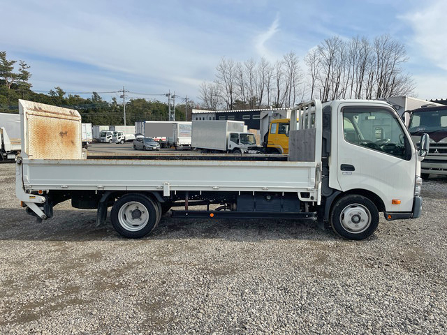 日野デュトロ平ボディ小型（2t・3t）[写真06]