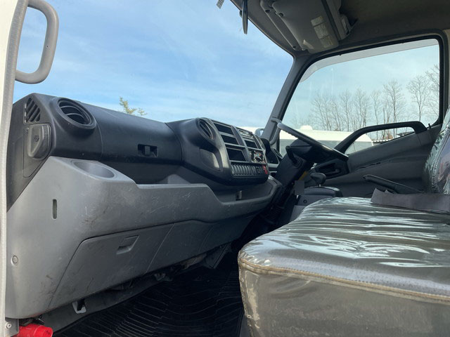 日野デュトロ平ボディ小型（2t・3t）[写真23]