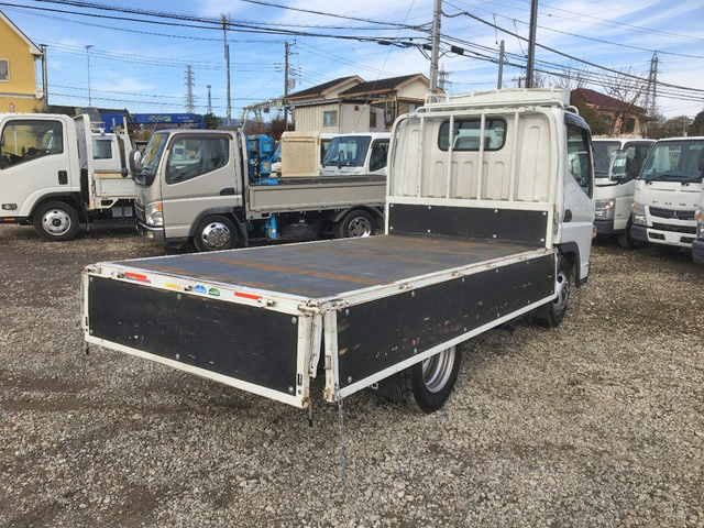 三菱ふそうキャンター平ボディ小型（2t・3t）[写真10]