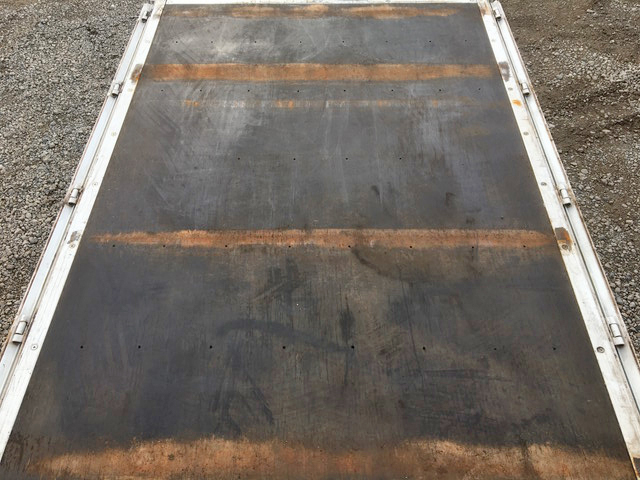 三菱ふそうキャンター平ボディ小型（2t・3t）[写真13]