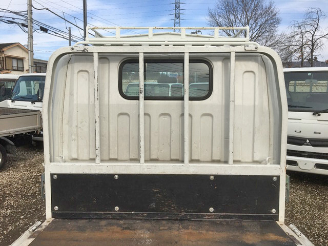 三菱ふそうキャンター平ボディ小型（2t・3t）[写真14]