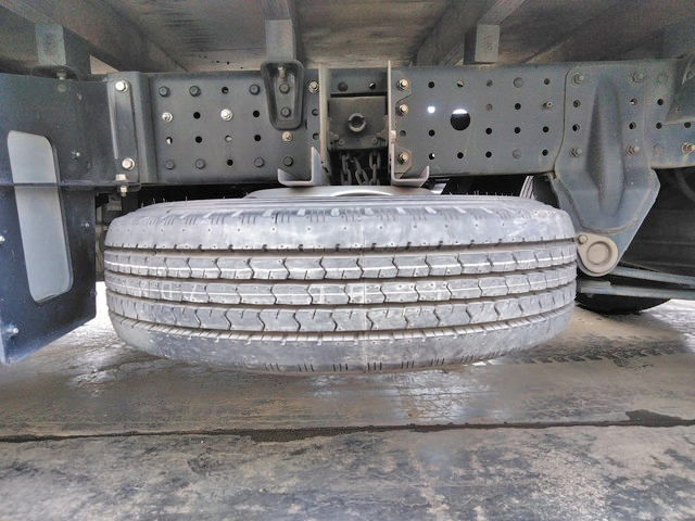 三菱ふそうキャンター平ボディ小型（2t・3t）[写真19]