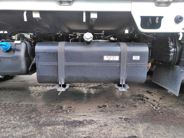 三菱ふそうキャンター平ボディ小型（2t・3t）[写真20]