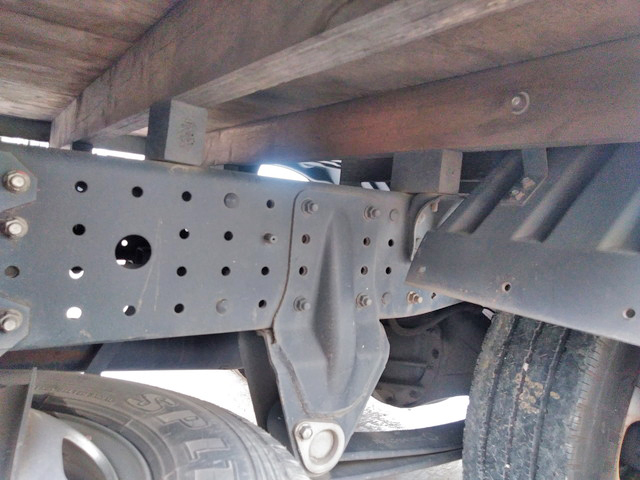 三菱ふそうキャンター平ボディ小型（2t・3t）[写真21]