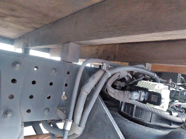 三菱ふそうキャンター平ボディ小型（2t・3t）[写真22]