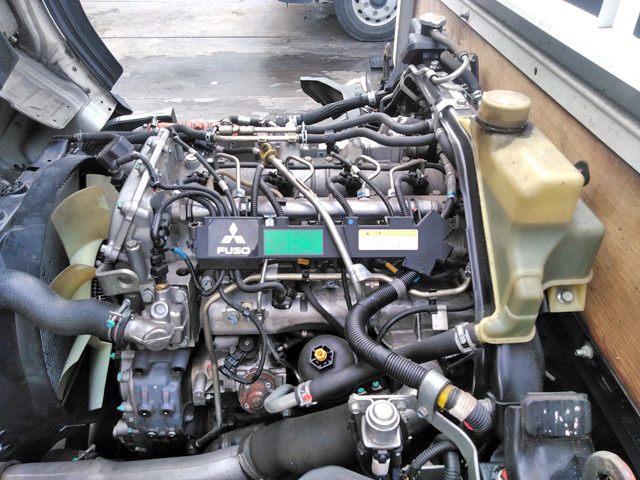 三菱ふそうキャンター平ボディ小型（2t・3t）[写真25]