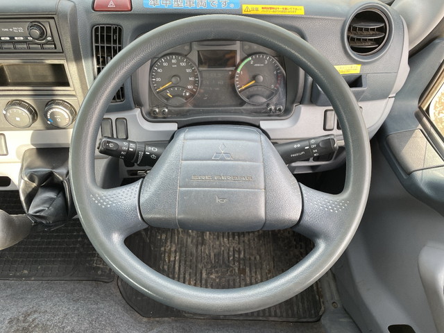 三菱ふそうキャンター平ボディ小型（2t・3t）[写真28]