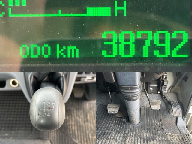 三菱ふそうキャンター平ボディ小型（2t・3t）[写真29]