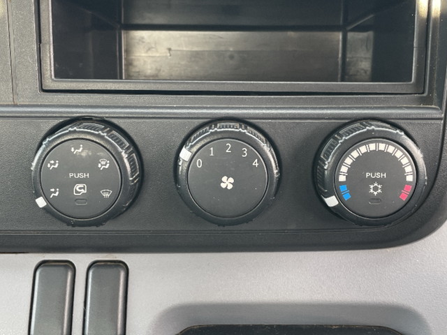 三菱ふそうキャンター平ボディ小型（2t・3t）[写真31]