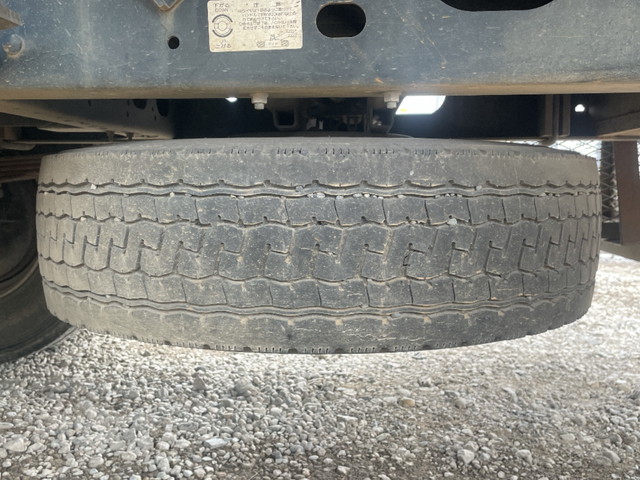 いすゞフォワード平ボディ増トン（6t・8t）[写真20]