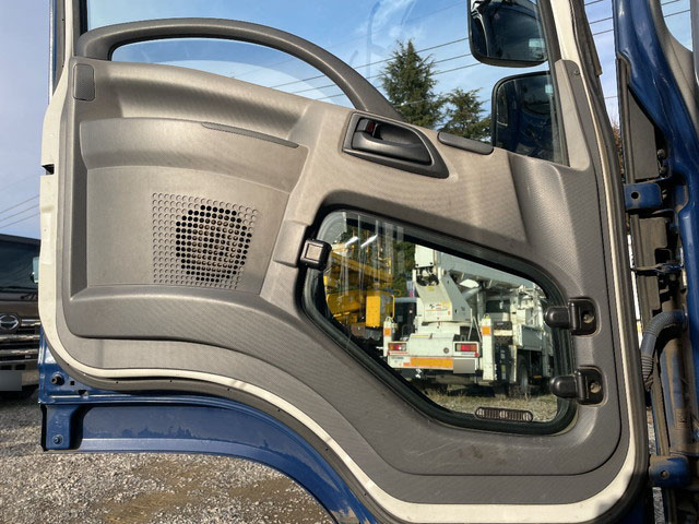 いすゞフォワード平ボディ増トン（6t・8t）[写真27]