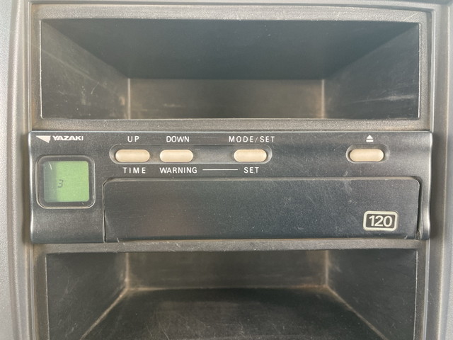 いすゞフォワード平ボディ増トン（6t・8t）[写真35]