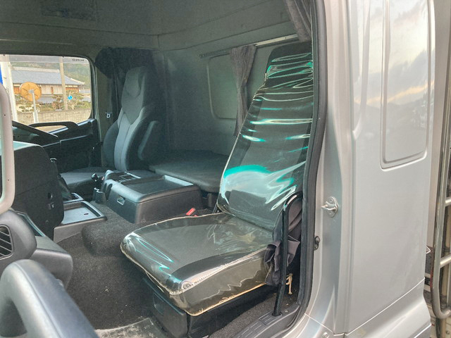 日野プロフィア冷凍車（冷蔵車）大型（10t）[写真32]