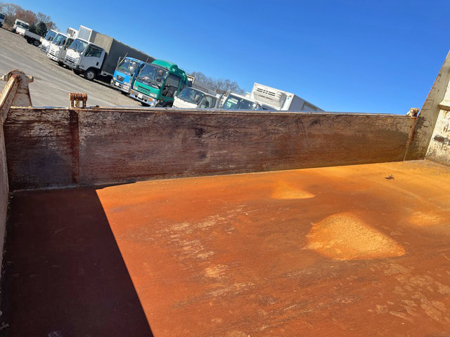 いすゞエルフダンプ小型（2t・3t）[写真13]