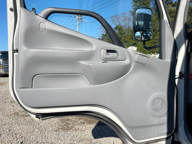 トヨタトヨエース平ボディ小型（2t・3t）[写真21]