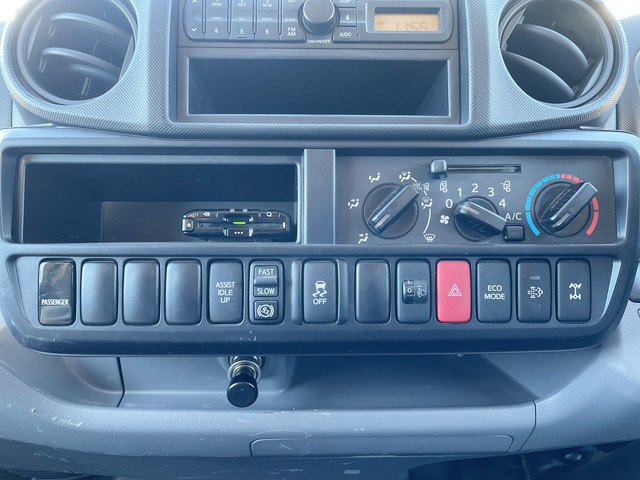 トヨタトヨエース平ボディ小型（2t・3t）[写真28]