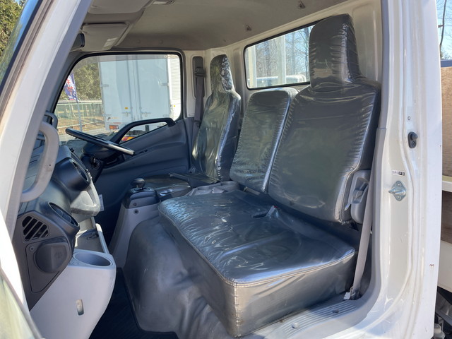 日野デュトロ平ボディ小型（2t・3t）[写真20]