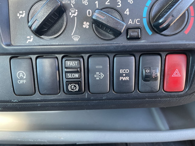 日野デュトロ平ボディ小型（2t・3t）[写真28]