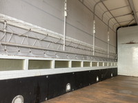 三菱ふそうキャンター幌ウイング小型（2t・3t）[写真11]