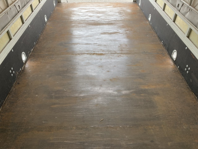 三菱ふそうキャンター幌ウイング小型（2t・3t）[写真13]