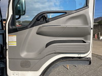 三菱ふそうキャンター幌ウイング小型（2t・3t）[写真24]