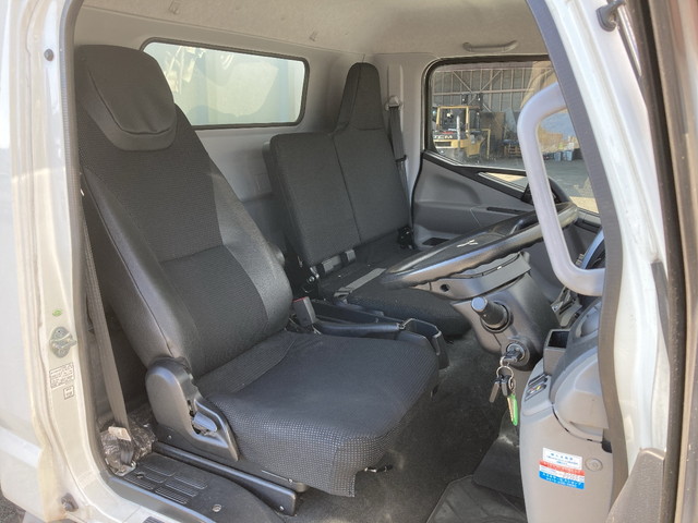 三菱ふそうキャンター幌ウイング小型（2t・3t）[写真26]