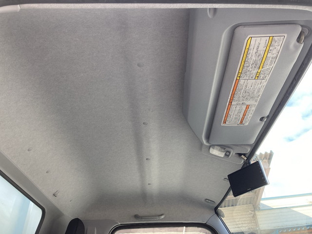 三菱ふそうキャンター幌ウイング小型（2t・3t）[写真29]