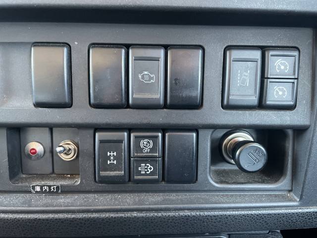 いすゞギガ冷凍車（冷蔵車）大型（10t）[写真31]