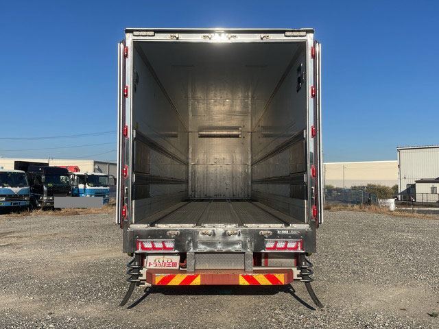 いすゞギガ冷凍車（冷蔵車）大型（10t）[写真09]