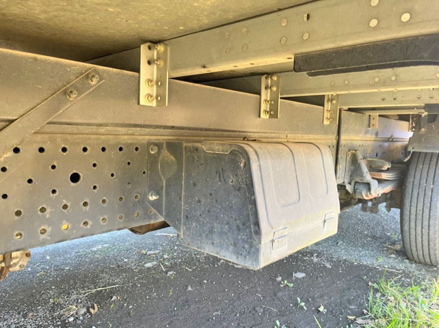 いすゞエルフアルミバン小型（2t・3t）[写真04]