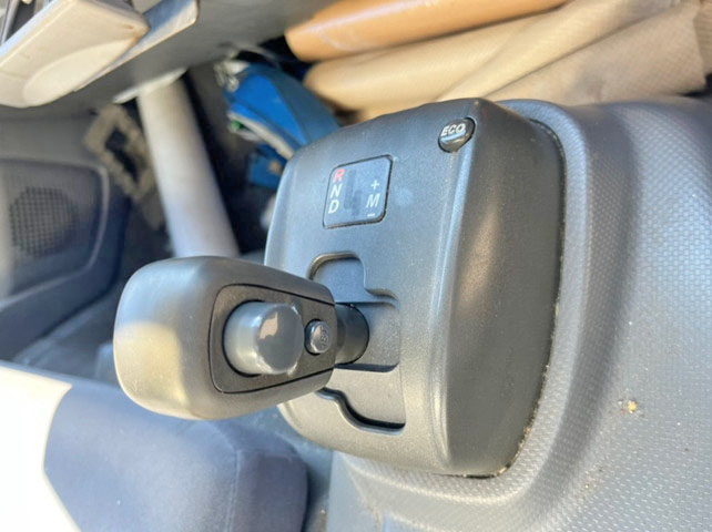 いすゞエルフアルミバン小型（2t・3t）[写真09]