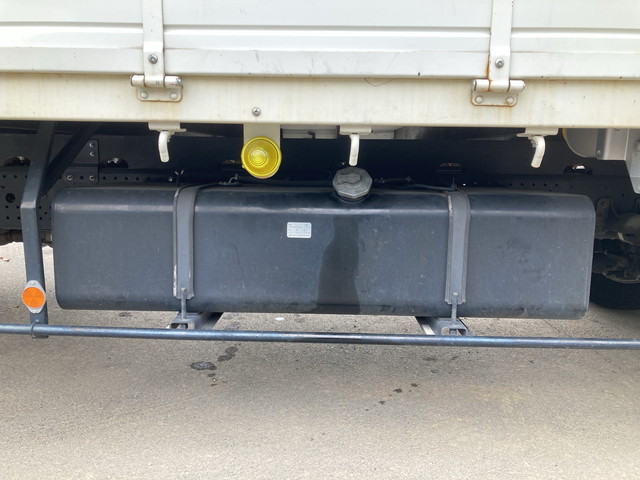 いすゞフォワード平ボディ中型（4t）[写真18]