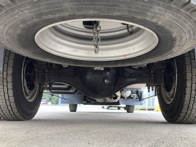 いすゞフォワード平ボディ中型（4t）[写真20]