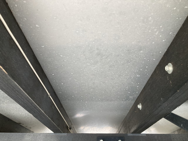 いすゞフォワード平ボディ中型（4t）[写真21]