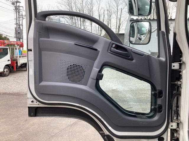 いすゞフォワード平ボディ中型（4t）[写真25]