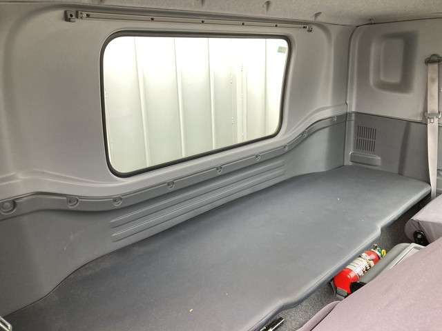 いすゞフォワード平ボディ中型（4t）[写真31]