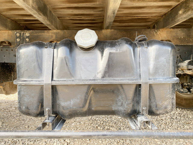 いすゞフォワードユニック4段中型（4t）[写真19]